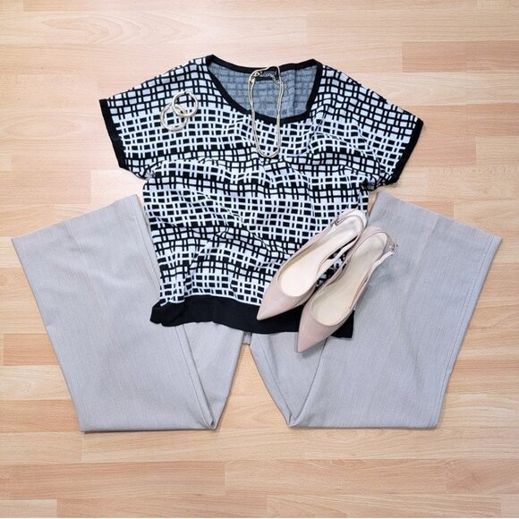 The Limited Black & White Sweater | Size: Med - Picture 3 of 8